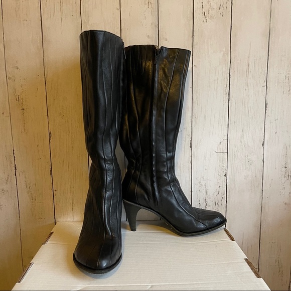 Tsubo Kampot Trend Black Leather Boot - Picture 2 of 7